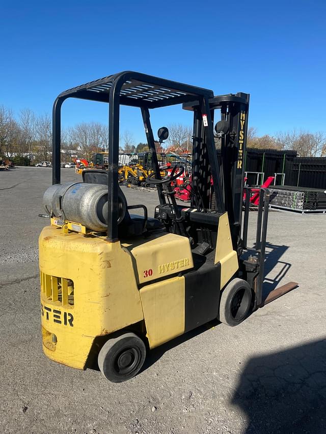 Image of Hyster S30XL equipment image 2