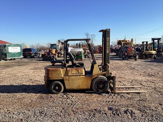 Image of Hyster H60XL equipment image 4