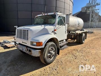 Main image International 4900