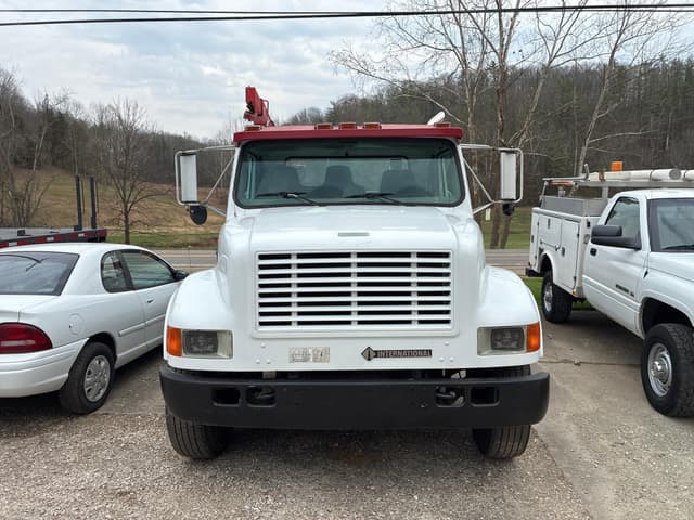 Image of International 4700 equipment image 1