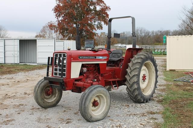 Image of International Harvester 574 equipment image 2