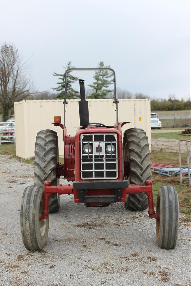 Image of International Harvester 574 equipment image 1
