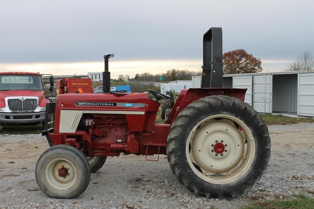Image of International Harvester 574 equipment image 3