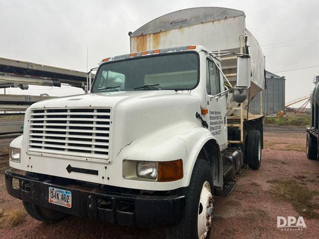 Image of International 4700 equipment image 2