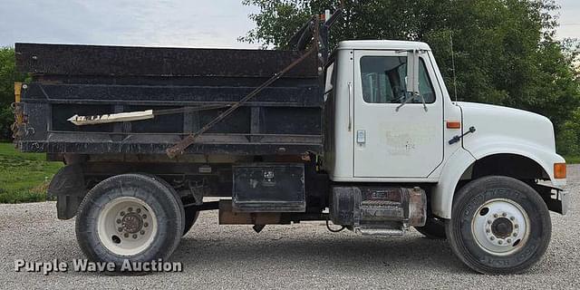 Image of International 4700 equipment image 3
