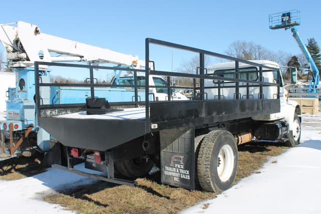 Image of International 4700 equipment image 3