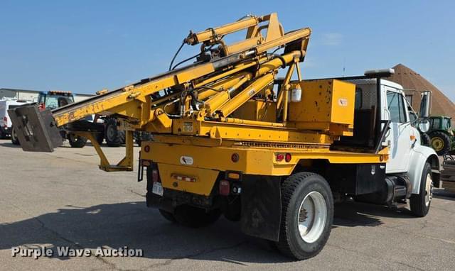 Image of International 4700 equipment image 1