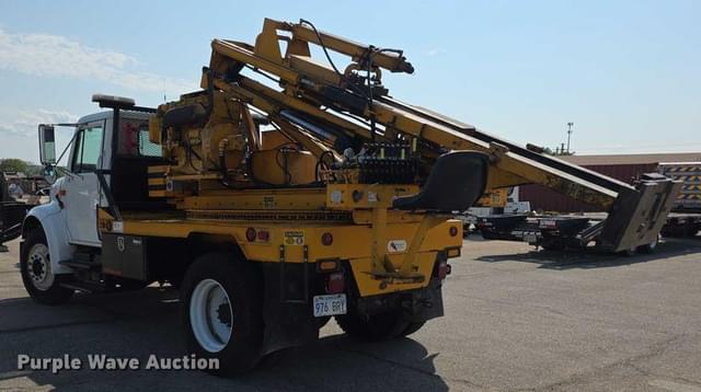 Image of International 4700 equipment image 3