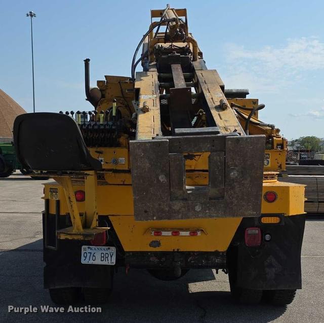 Image of International 4700 equipment image 4