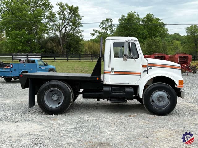 Image of International 4700 equipment image 4