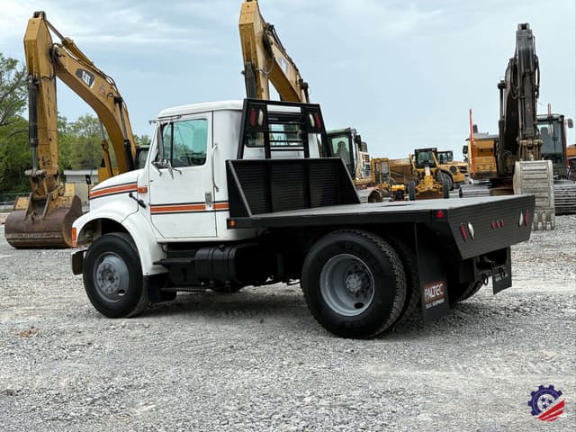 Image of International 4700 equipment image 2