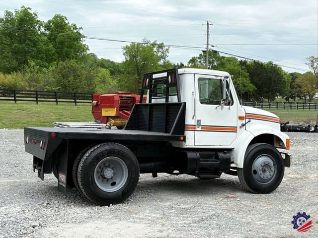 Image of International 4700 equipment image 3