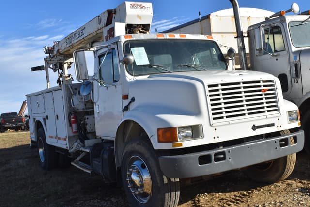 Image of International 4900 equipment image 2