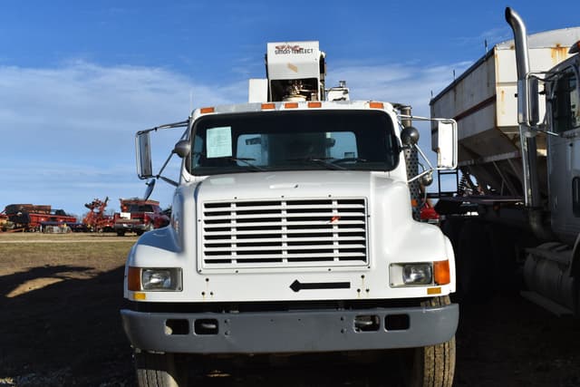 Image of International 4900 equipment image 1