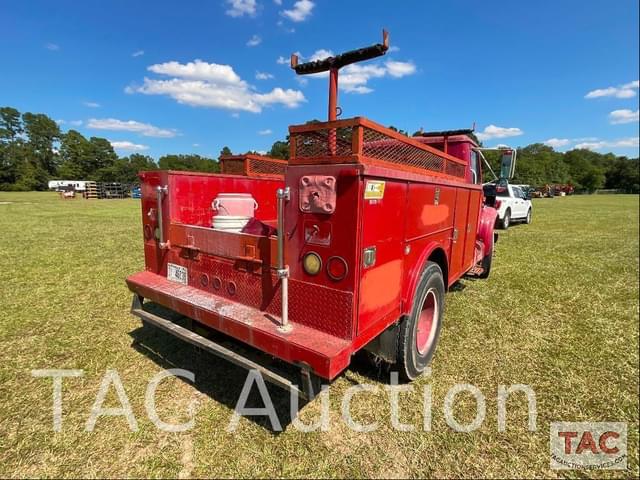 Image of International 4900 equipment image 4