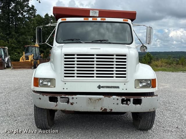 Image of International 4900 equipment image 1
