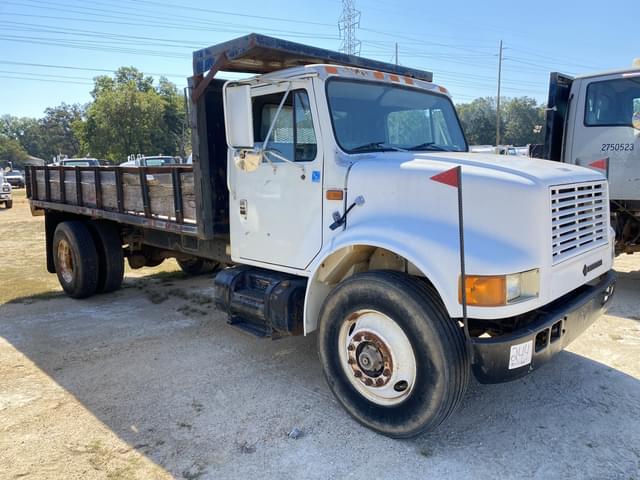 Image of International 4900 equipment image 3
