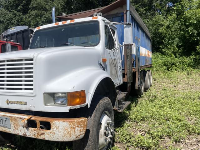 Image of International 4900 equipment image 2