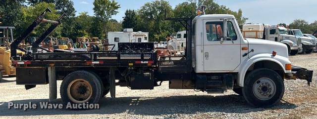 Image of International 4900 equipment image 3