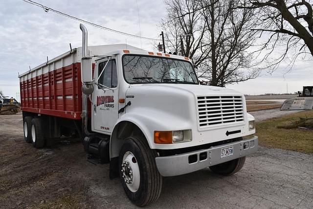 Image of International 4900DT equipment image 3