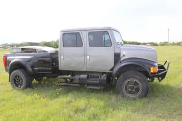 Main image International 4900