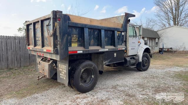 Image of International 4900 equipment image 4