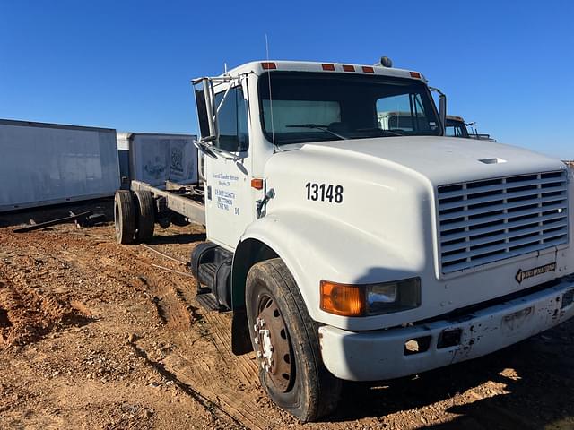 Image of Navistar International 6900 equipment image 4