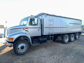 Main image International 8100