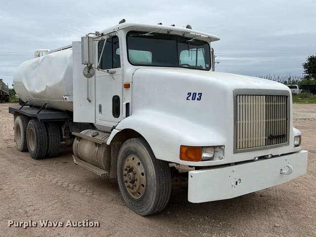 Image of International 9200 equipment image 2