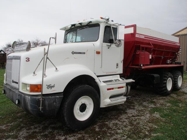 1993 International 9400 Equipment Image0