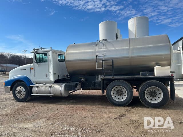 Image of International 9400 equipment image 2