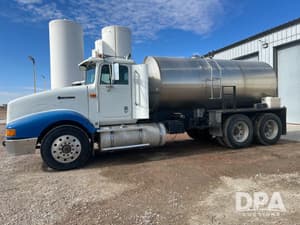 1993 International 9400 Image