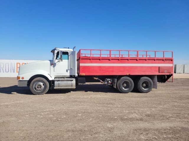 Image of International 9400 equipment image 1