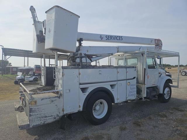 Image of International 4700 equipment image 4