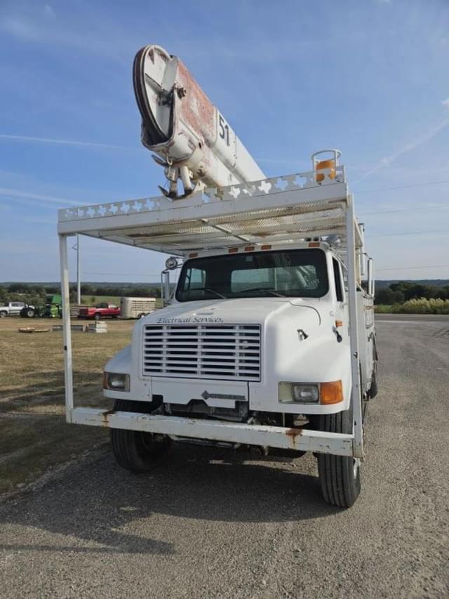 Image of International 4700 equipment image 1