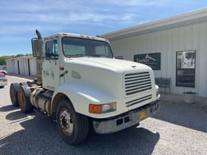 1993 International F-8200 Image