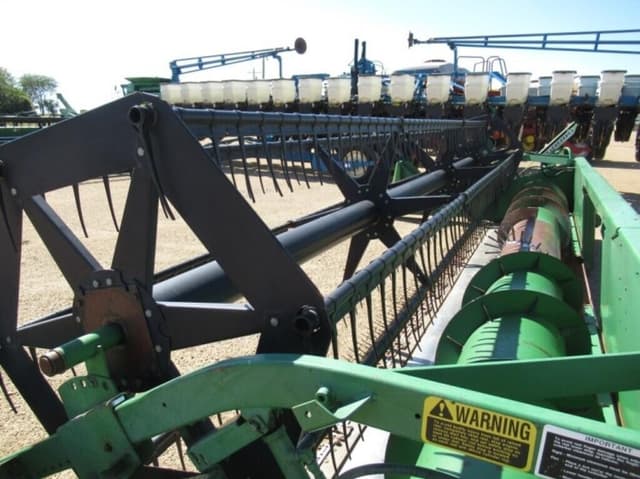 Image of John Deere 920F equipment image 2