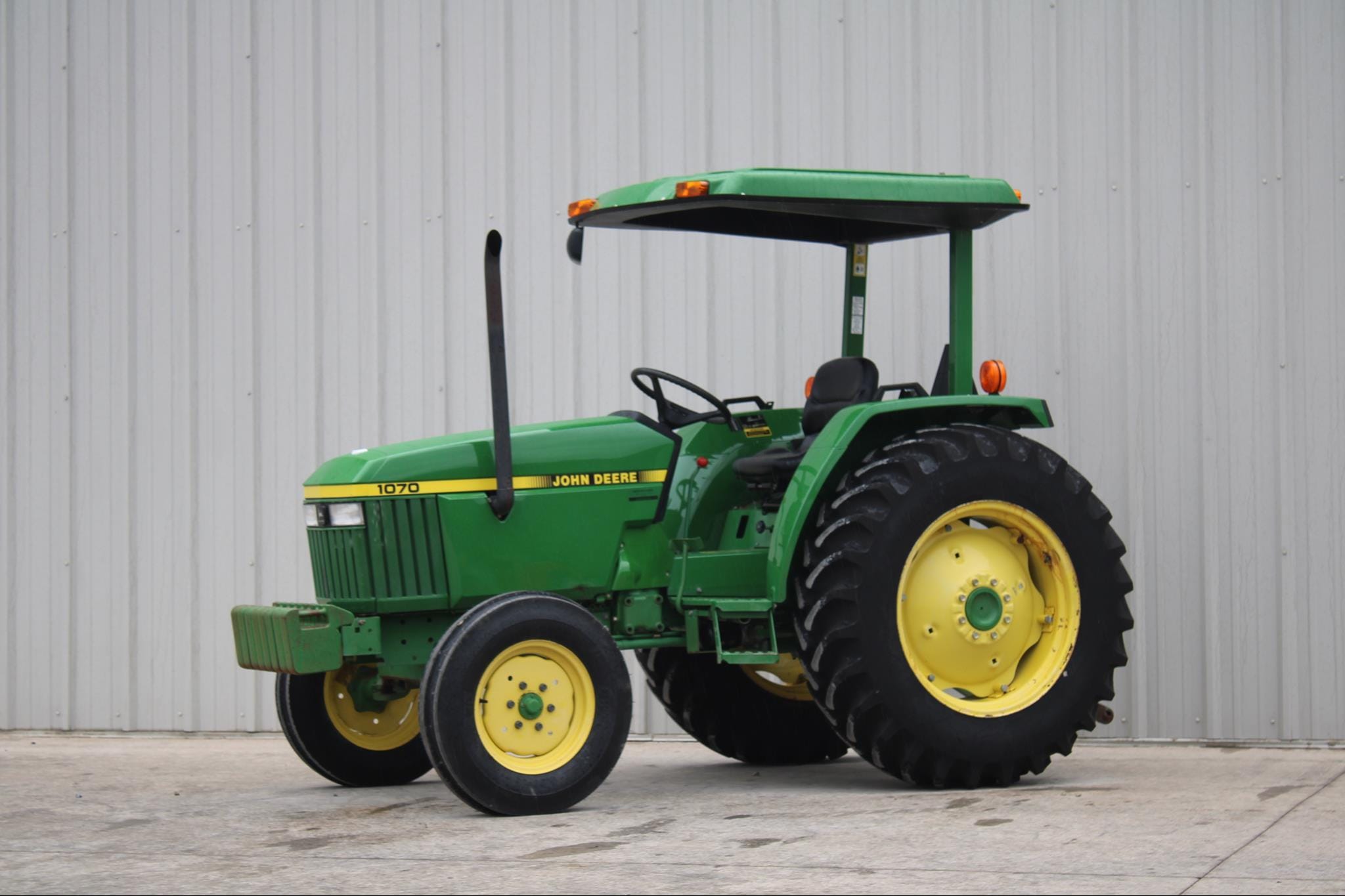 1993 John Deere 1070 Equipment Image0