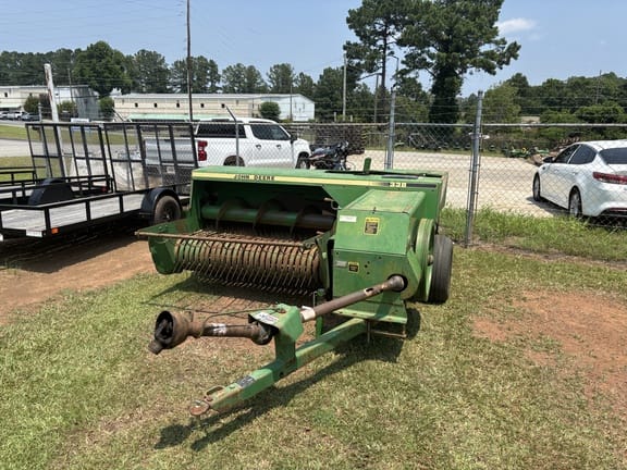 1993 John Deere 338 Equipment Image0
