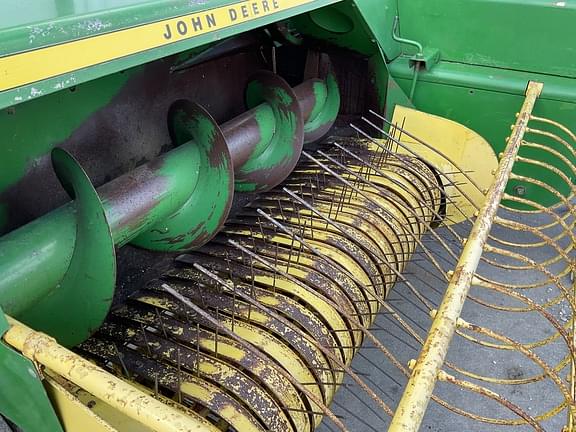 Image of John Deere 346 equipment image 1