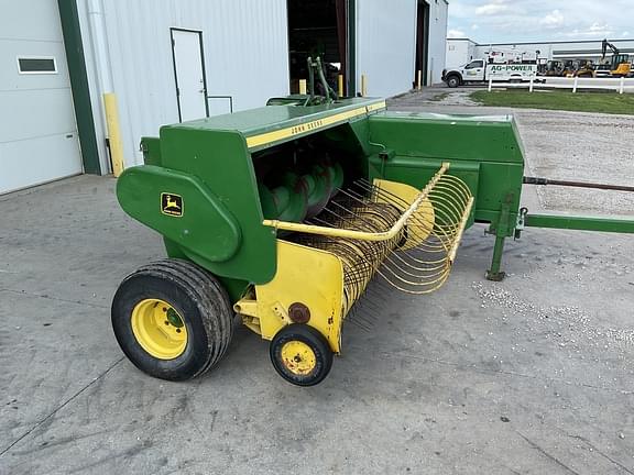 Image of John Deere 346 equipment image 3