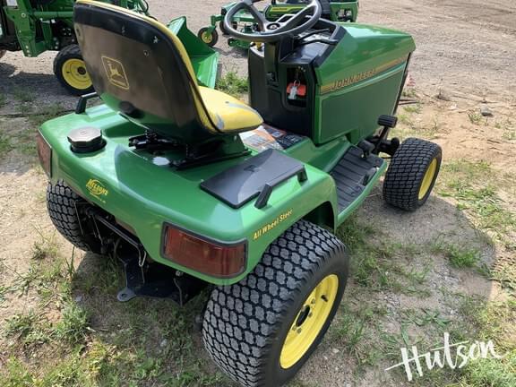 Image of John Deere 425 equipment image 3