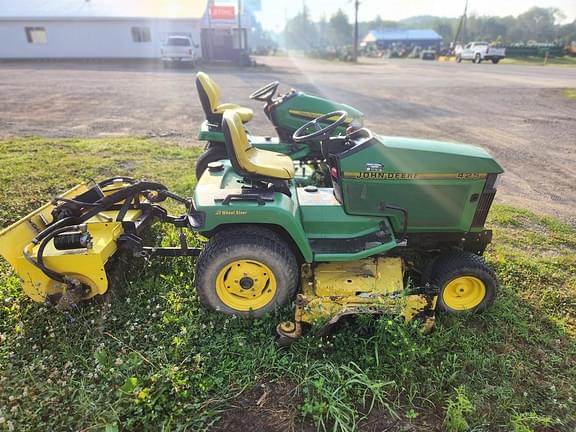 Image of John Deere 425 Image 0