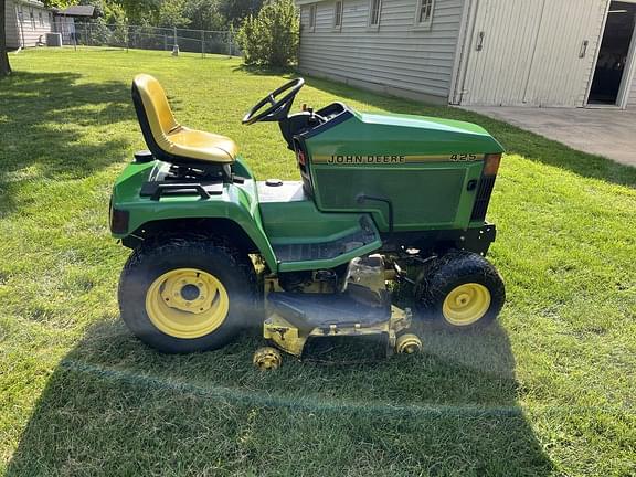 Image of John Deere 425 equipment image 4