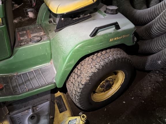 Image of John Deere 425 equipment image 4