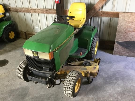 Image of John Deere 425 equipment image 2