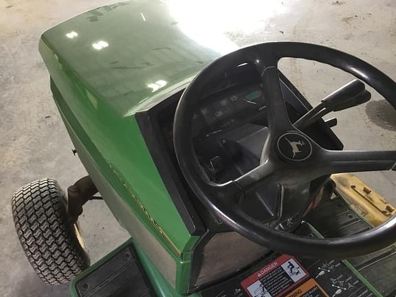 Image of John Deere 425 equipment image 4