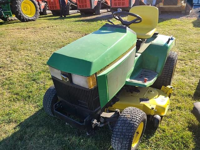 Image of John Deere 425 equipment image 1