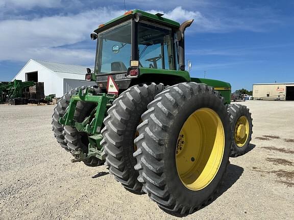 Image of John Deere 4560 equipment image 4