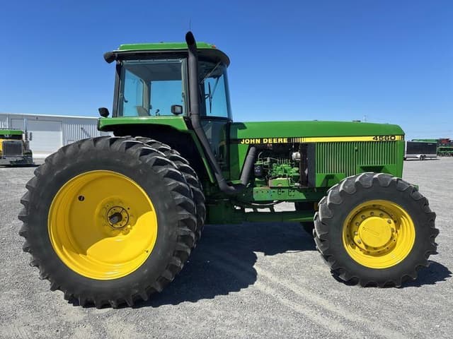 Image of John Deere 4560 equipment image 1